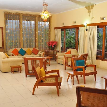 Knight'S Heaven Apartment Kandy Bagian luar foto