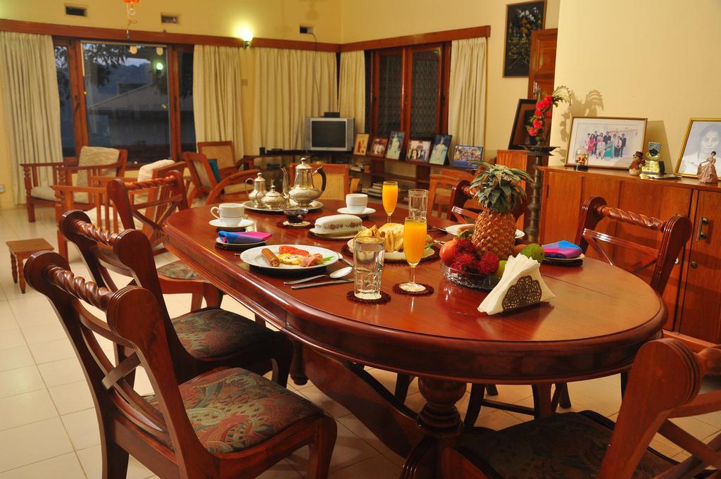 Knight'S Heaven Apartment Kandy Bagian luar foto