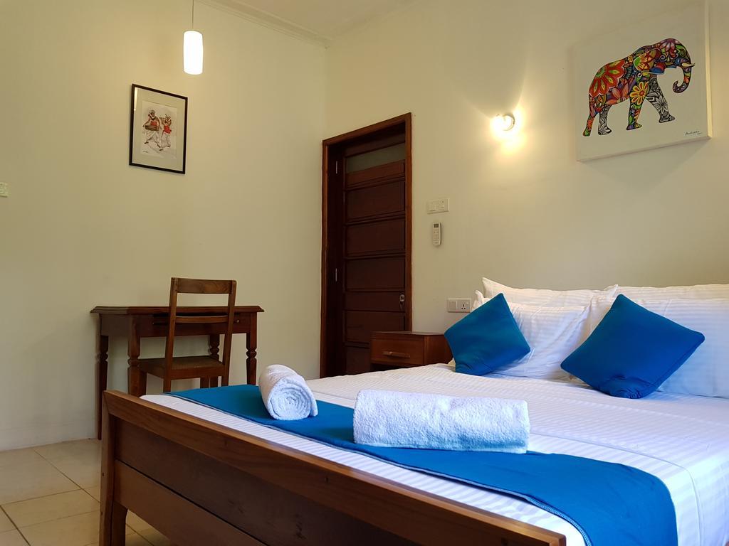Knight'S Heaven Apartment Kandy Bagian luar foto